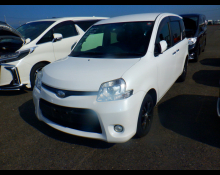 Toyota Sienta 2014