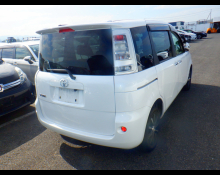 Toyota Sienta 2014