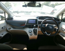 Toyota Sienta 2016