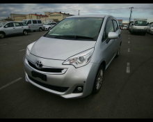 Toyota Ractis 2014
