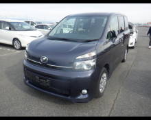 Toyota Voxy 2013