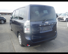 Toyota Voxy 2013