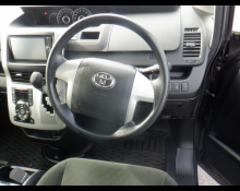 Toyota Voxy 2013