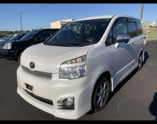 Toyota Voxy 2012
