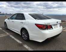 Toyota Crown Hybrid 2016