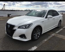 Toyota Crown Hybrid 2016