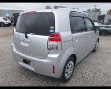 Toyota Spade 2014