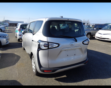 Toyota Sienta 2016