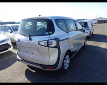 Toyota Sienta 2016