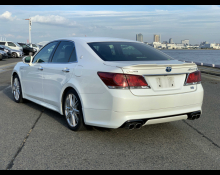 Toyota Crown Hybrid 2013