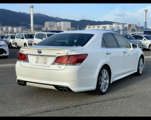 Toyota Crown Hybrid 2013