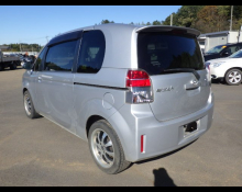 Toyota Spade 2013