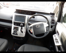 Toyota Noah 2013