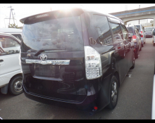 Toyota Noah 2013