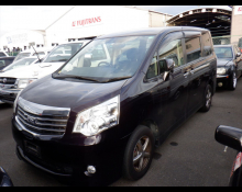 Toyota Noah 2013