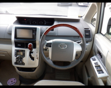 Toyota Noah 2013