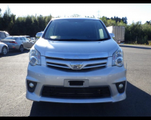 Toyota Noah 2013