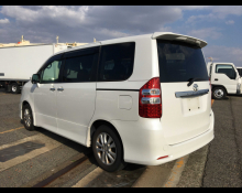 Toyota Noah 2012