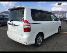 Toyota Noah 2012