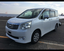 Toyota Noah 2012