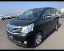Toyota Noah 2012
