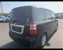 Toyota Noah 2012