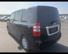 Toyota Noah 2012