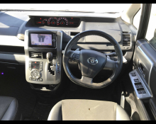Toyota Voxy 2013
