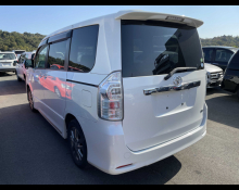 Toyota Voxy 2012