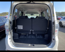 Toyota Voxy 2012