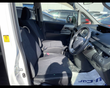Toyota Voxy 2012