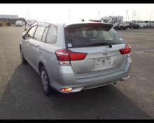 Toyota Corolla Fielder 2015