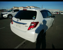 Toyota Vitz 2015