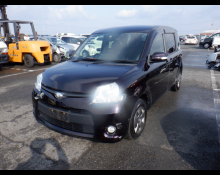 Toyota Sienta 2015