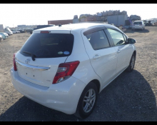 Toyota Vitz 2015