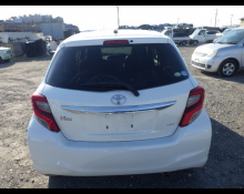 Toyota Vitz 2015