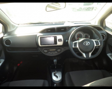 Toyota Vitz 2015