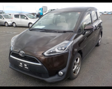 Toyota Sienta 2015