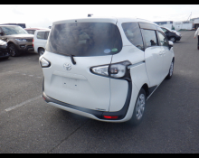 Toyota Sienta 2016