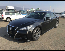 Toyota Crown Hybrid 2016