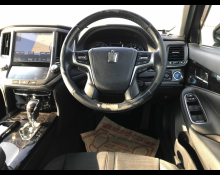 Toyota Crown Hybrid 2016