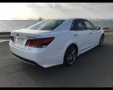 Toyota Crown Hybrid 2015