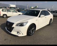 Toyota Crown Hybrid 2015