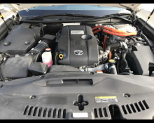 Toyota Crown Hybrid 2015