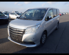 Toyota Noah 2015