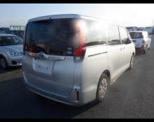 Toyota Noah 2015