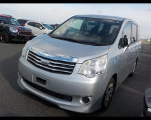 Toyota Noah 2012