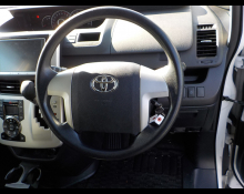 Toyota Noah 2012
