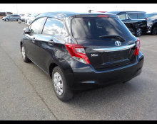 Toyota Vitz 2015