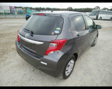 Toyota Vitz 2015